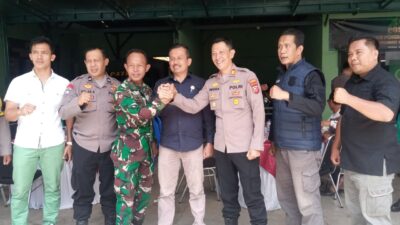 Kapolsek Cikancung Berikan Kejutan Tumpeng HUT TNI ke-79 Kepada Danramil 2402/Cicalengka