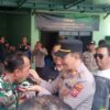 Kapolsek Cikancung Berikan Kejutan Tumpeng HUT TNI ke-79 Kepada Danramil 2402/Cicalengka