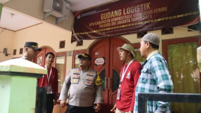 Kapolres Kepulauan Seribu Pantau Keamanan Gudang Logistik KPU di Pulau Pramuka