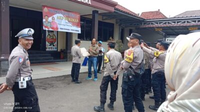 Kapolsek Cicalengka Lepas Anggotanya Yang Memasuki Purna Tugas