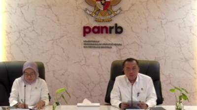 Prasetyo Hadi mengumumkan percepatan pengangkatan CASN dalam konferensi pers di Kantor Kementerian PANRB, Jakarta, 17 Maret 2025